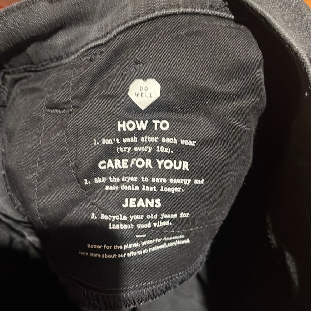 Madewell 9" Mid-Rise Roadtripper Supersoft Jeans in Ashmont Wash - Picture 8 of 16